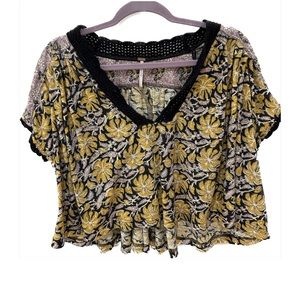 Free people size small cute flowy crop top